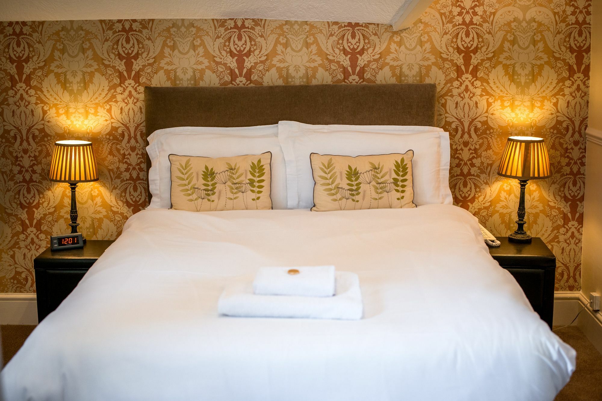 เดอะ ไวต์ เฮาส์ Hotel สวอนซี ภายนอก รูปภาพ